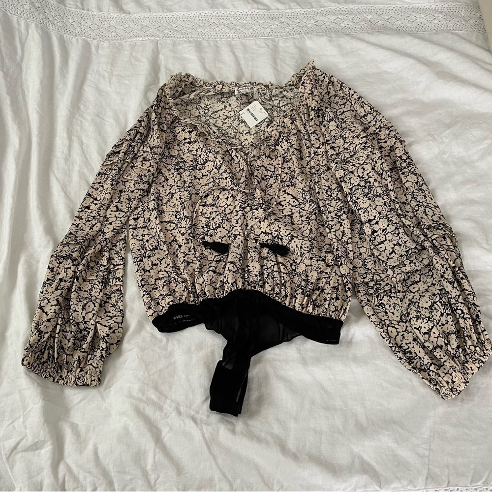 NEW Intimately Free People SMALL She’s Ditsy Bell Sleeve Bodysuit Floral NWT